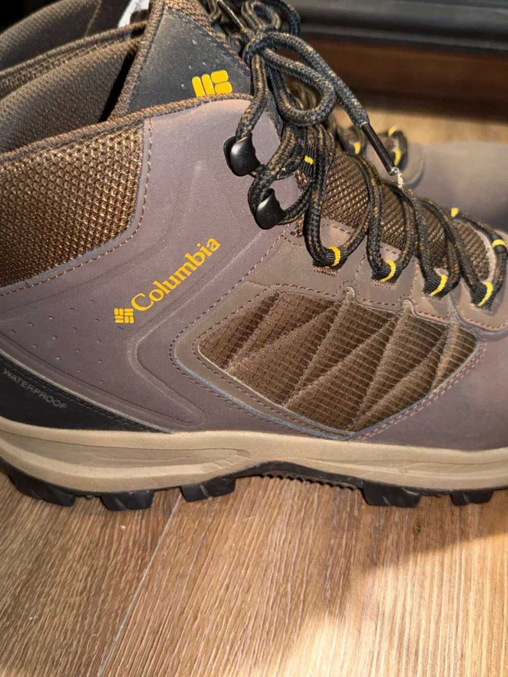 Columbia Transverse size 12 WIDE. Men's Brown and Yellow Waterproof Hiking Boots